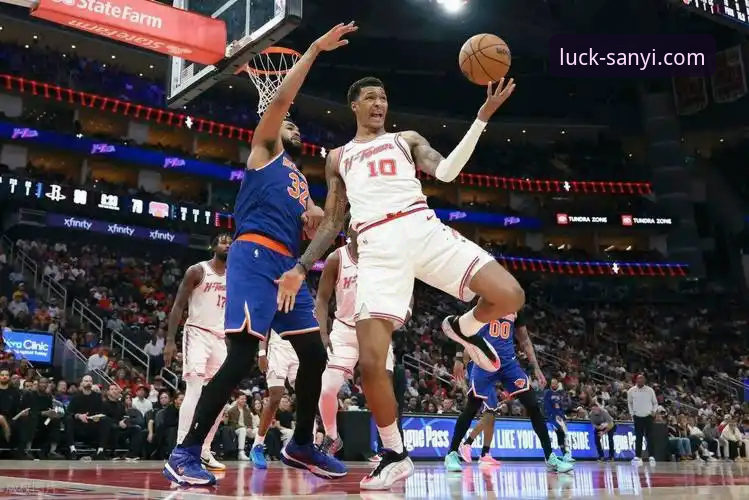 三亿中国怎么样 火箭111-94大胜尼克斯:三亿体育平台深度解析杜兰特27+6+8全面表现